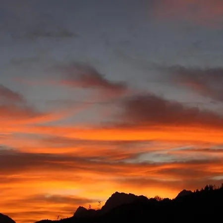 Pensjonat Pfeiffer Alm Am Sonnenhang Mit Blick Auf Zugspitze