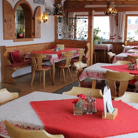 Pfeiffer Alm Am Sonnenhang Mit Blick Auf Zugspitze Guest house Garmisch-Partenkirchen