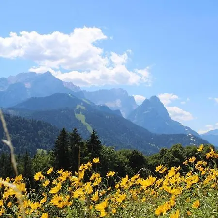 Penzion Pfeiffer Alm Mit Blick Auf Zugspitze Garmisch-Partenkirchen