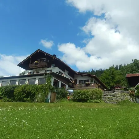 Pfeiffer Alm Am Sonnenhang Mit Blick Auf Zugspitze * Garmisch-Partenkirchen