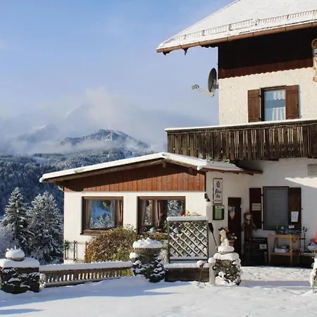 Pfeiffer Alm Garni Mit Blick Auf Die Zugspitze Pensjonat Garmisch-Partenkirchen