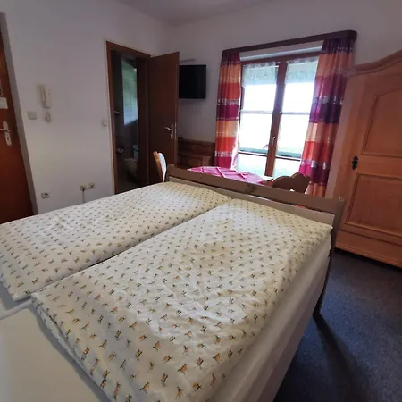 Pfeiffer Alm Am Sonnenhang Mit Blick Auf Zugspitze Guest house Garmisch-Partenkirchen