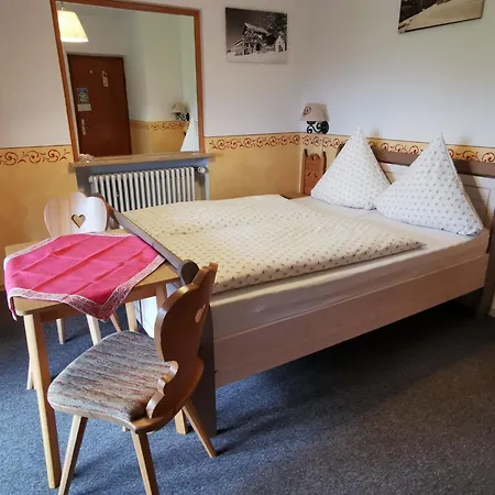 Guest house Pfeiffer Alm Am Sonnenhang Mit Blick Auf Zugspitze Garmisch-Partenkirchen